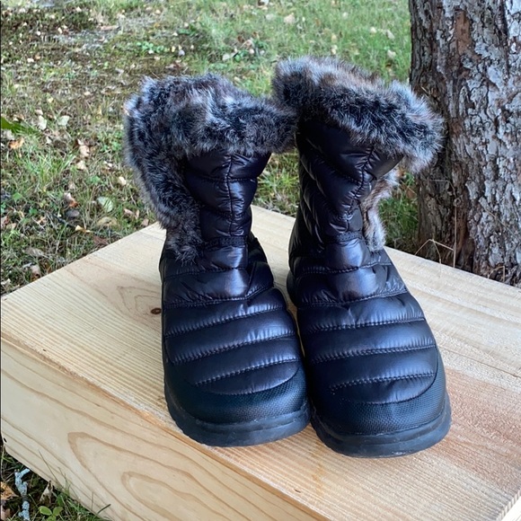 The North Face ThermoBall 11 Quilted Winter Boots - Picture 4 of 11
